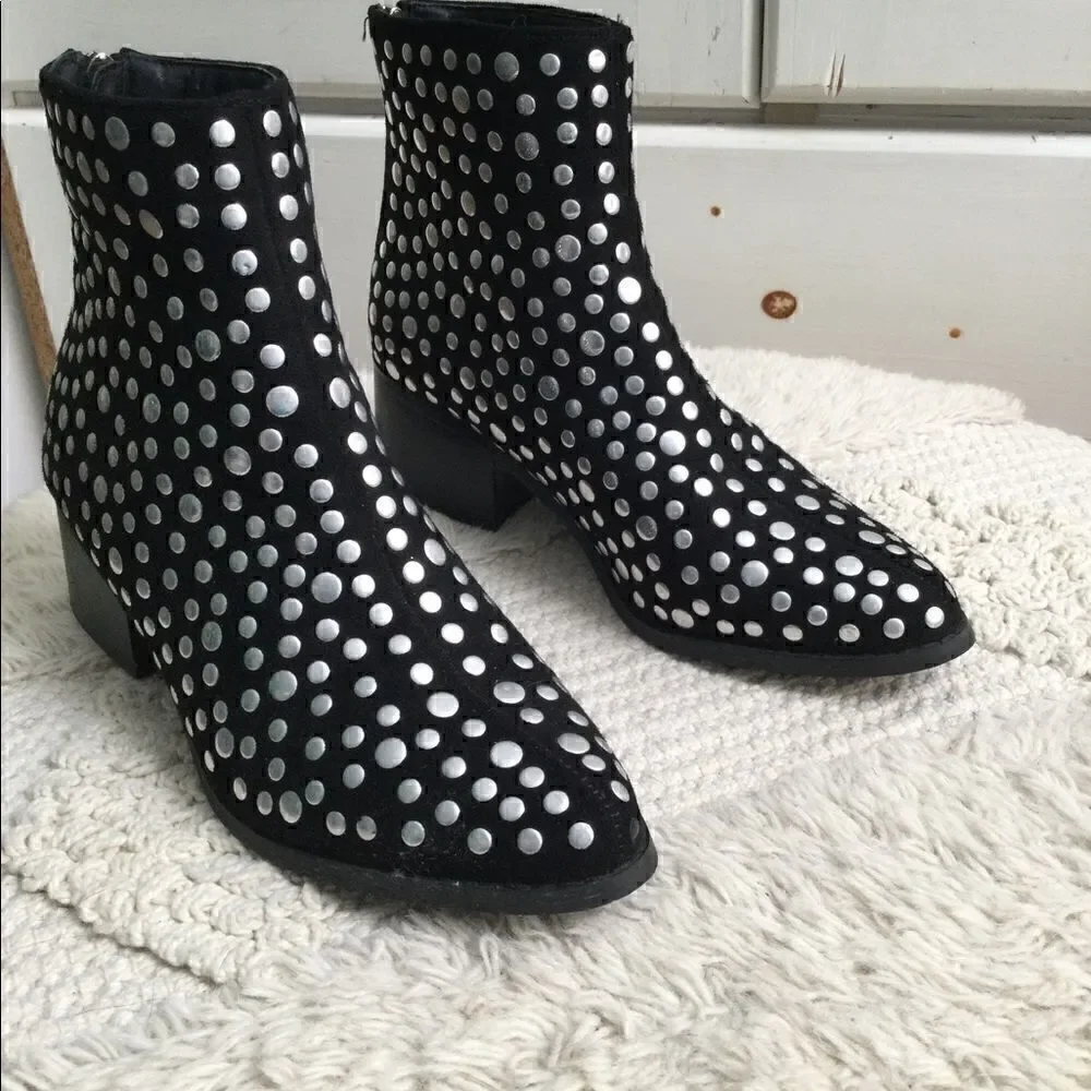 Mackin J 6.5 black studded boots, Western, Vampire